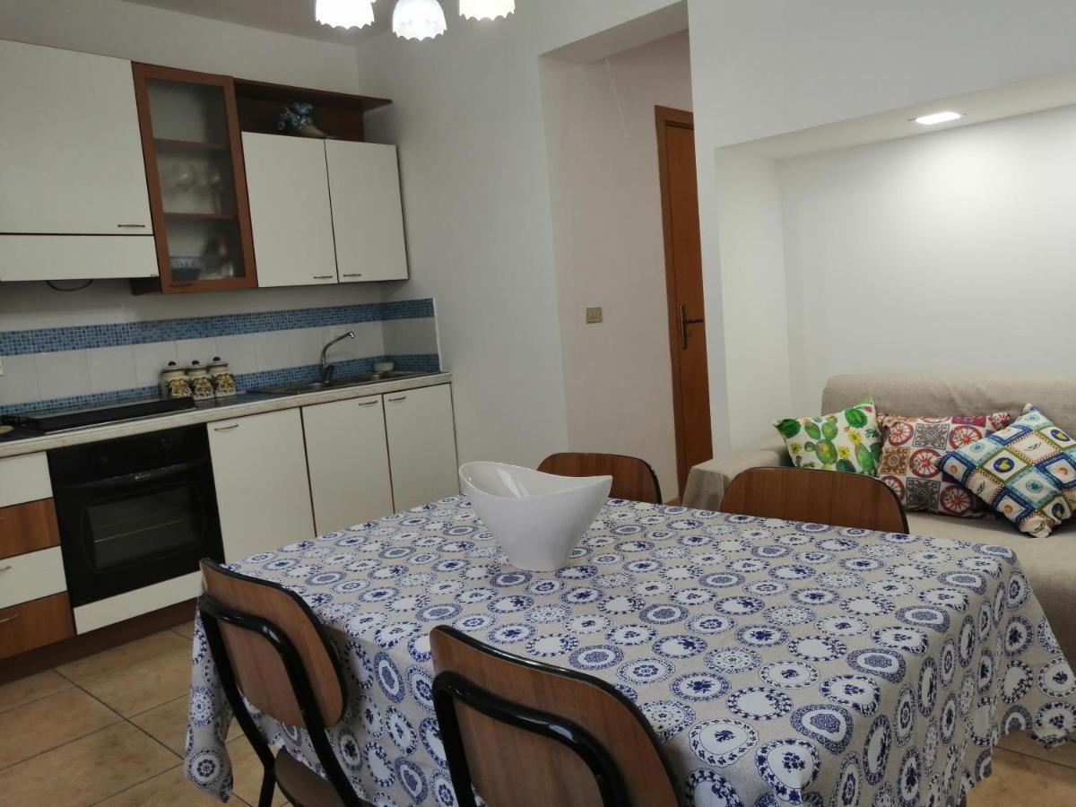 Casetta Rosso Tulipano Санта-Тереза-ди-Рива Экстерьер фото